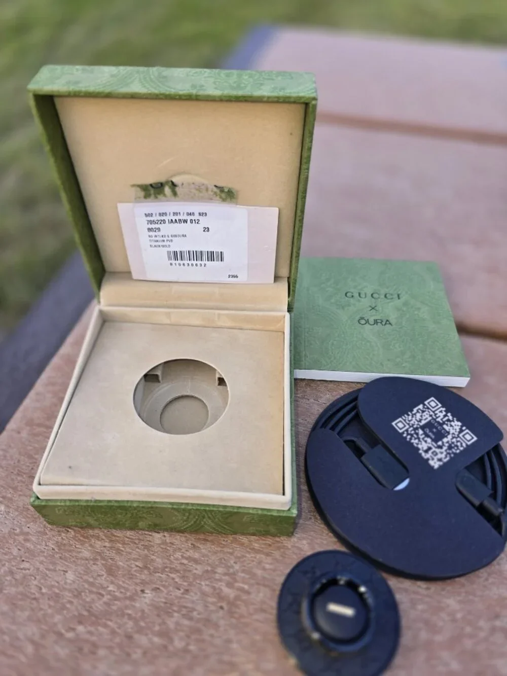 Gucci x Oura Ring Black and Gold Health Tracker Size 12